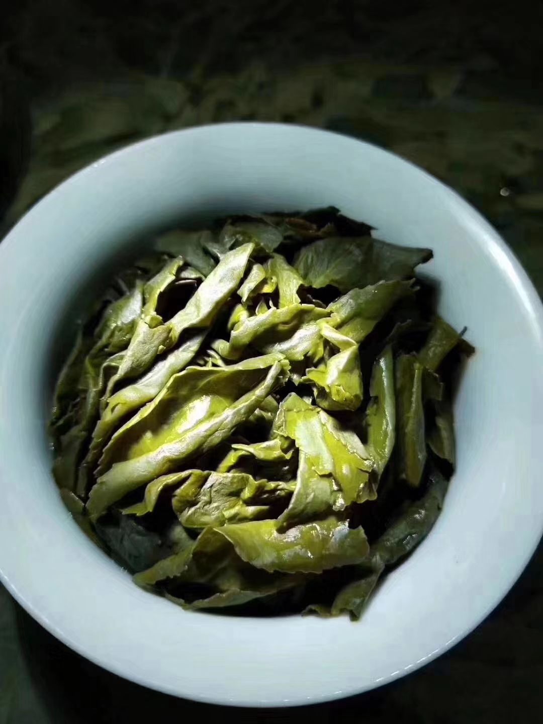 安溪铁观音 香是摇出来的
韵是炒出来的
型是揉