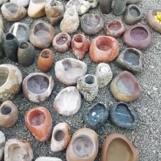 双峰县 石头花盆和花瓶，以及其它石头工艺品 这是我去年在湖南常德做