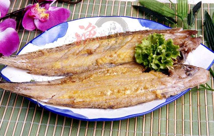 鳎目鱼 鳎木鱼，也叫鳎米鱼，咸的，就一根主刺，批发价不包邮