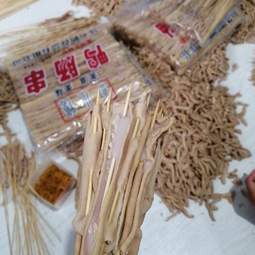 郑州大量批发鸭肠串，玉米小串，豆皮串，鱿鱼小串，网红小面筋，