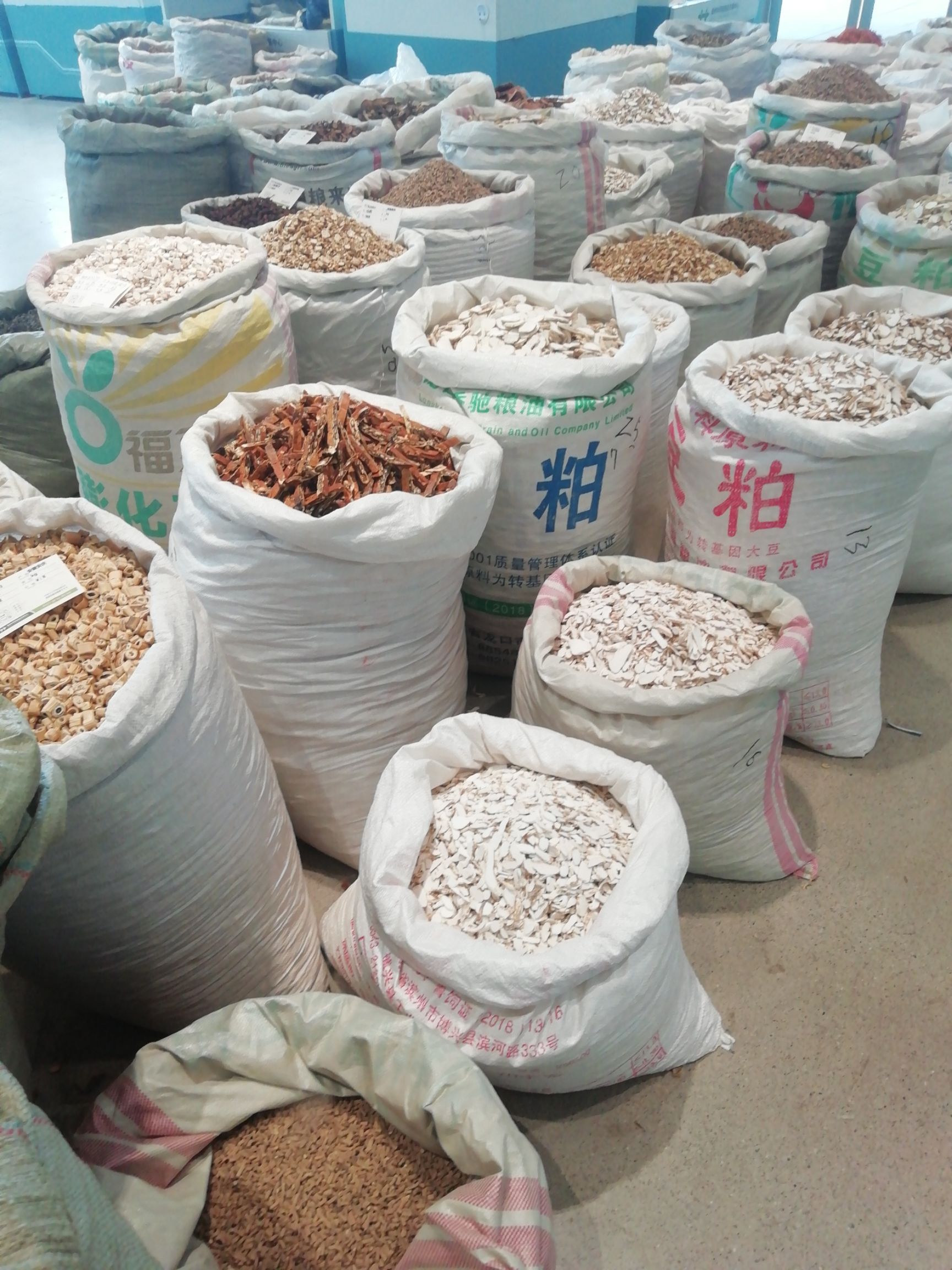 石膏1公斤起批不包邮量大电议，批发零售各种中药材