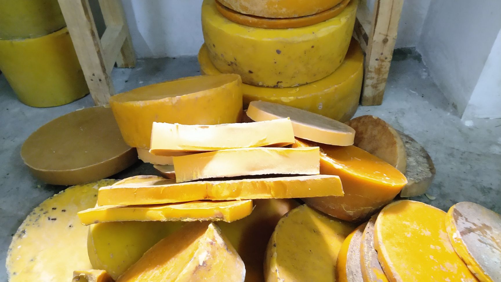 中蜂纯蜡、诱蜂蜡、巢础蜡