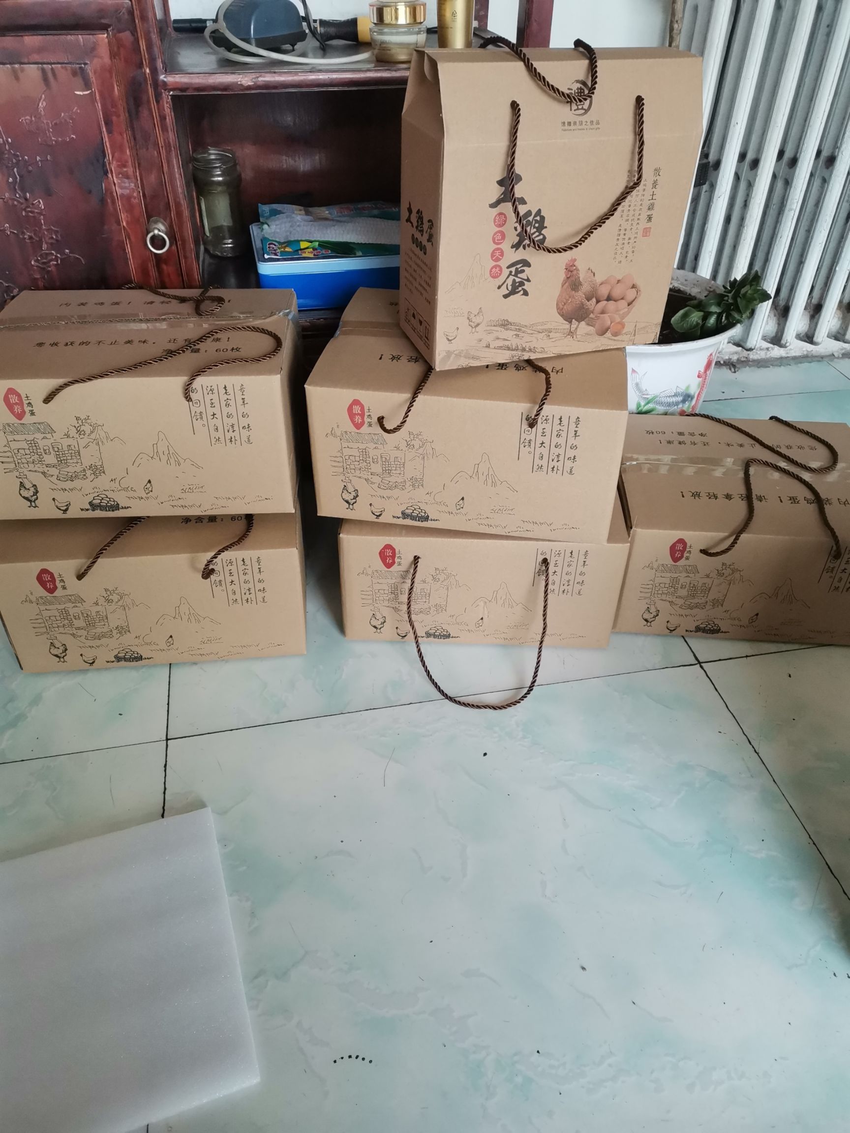  农家自养珍珠鸡蛋，绿色养殖健康好蛋