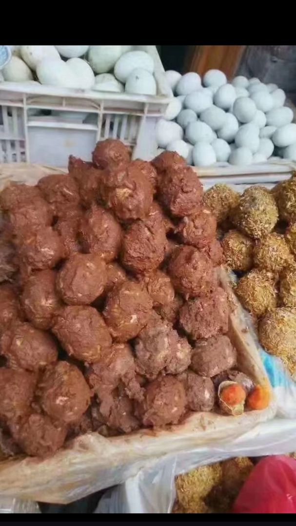  微山湖鸭蛋，天然养殖，鲜香味美，个个流油，营养丰富好吃