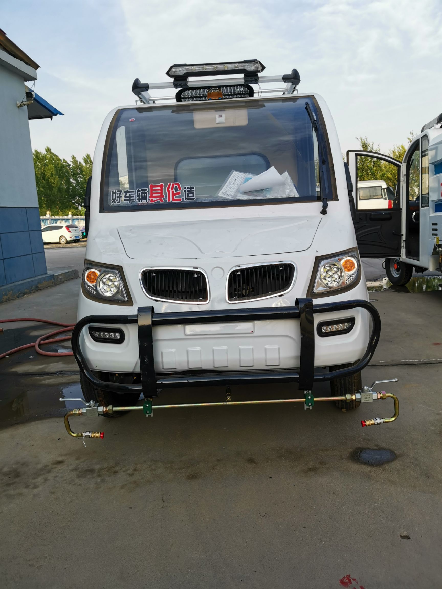  厂家直销四轮高压清洗车，多功能道路清洗车