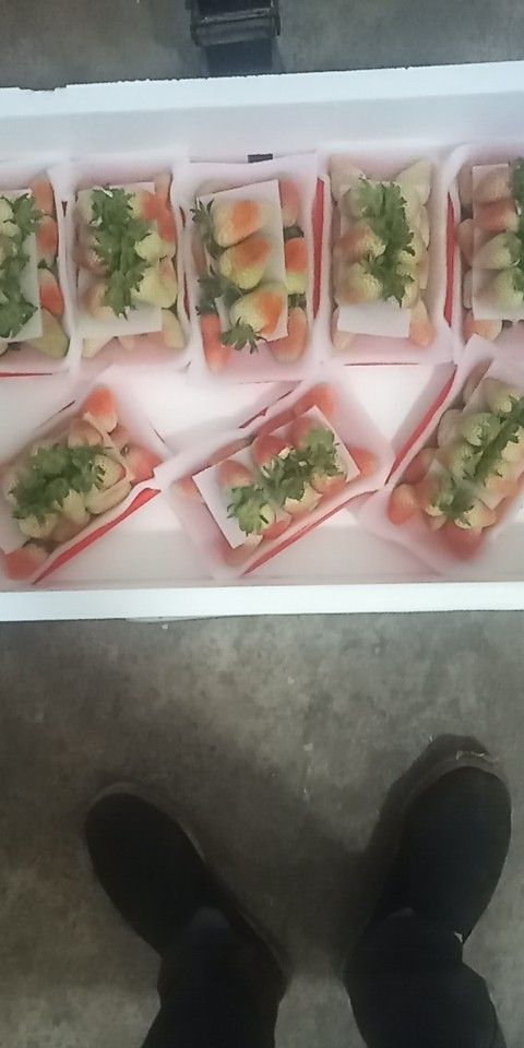 蒙特瑞草莓 诚信经营，顾客致上。一件10盒装。