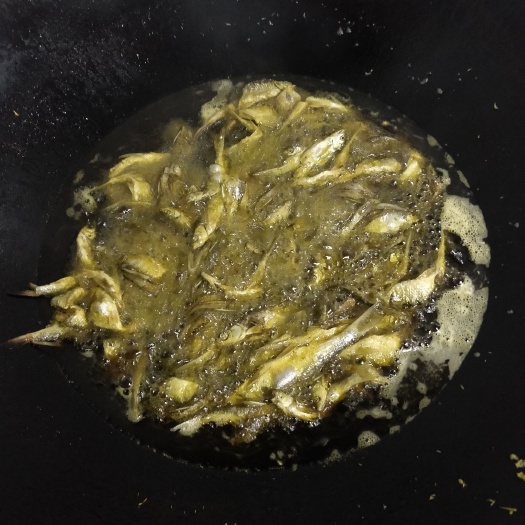 长阳县刁子鱼干 农家菜籽油干