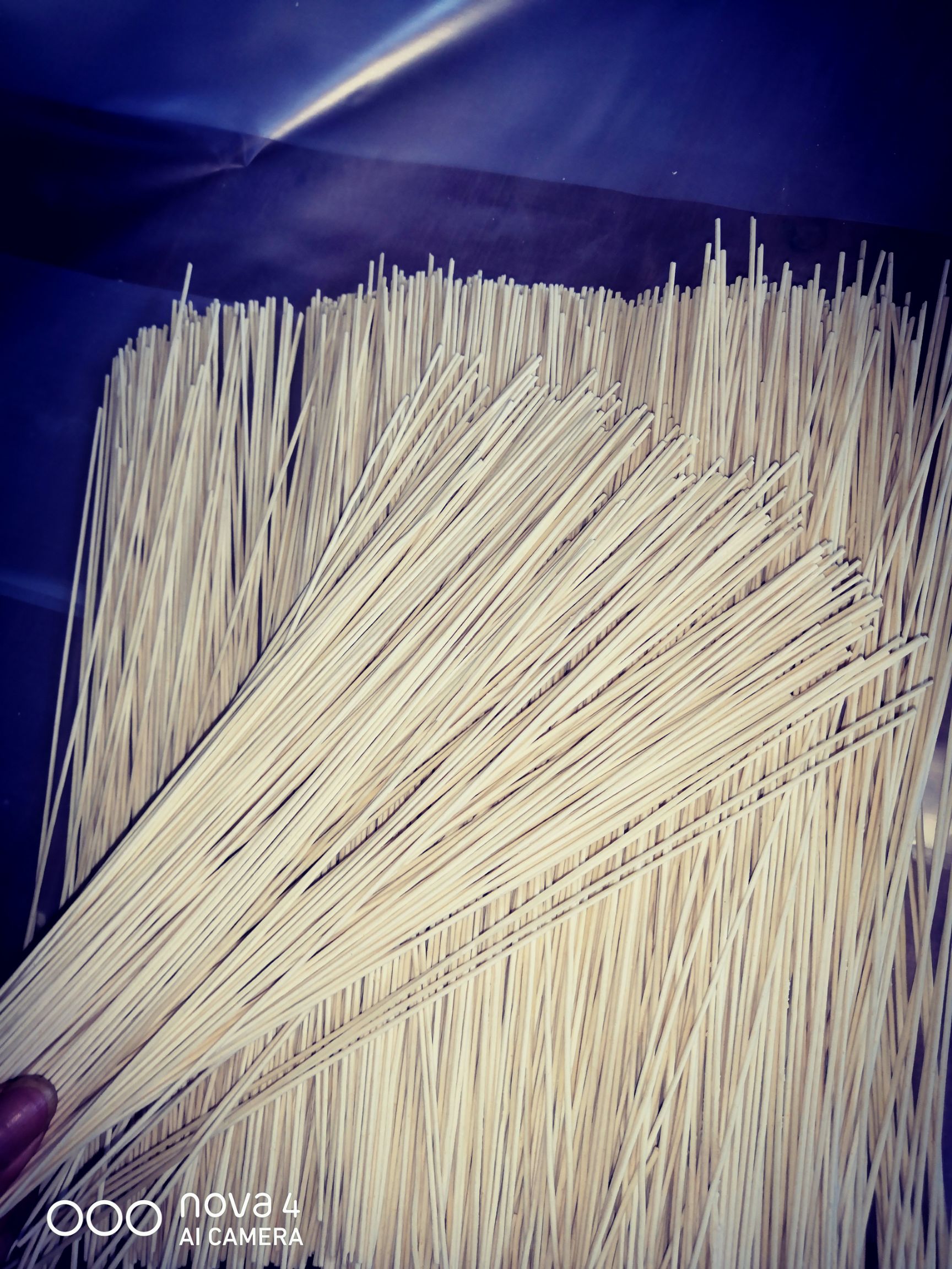  挂面， 手工面，小麦面，优质面，各种面条批发  厂家直销