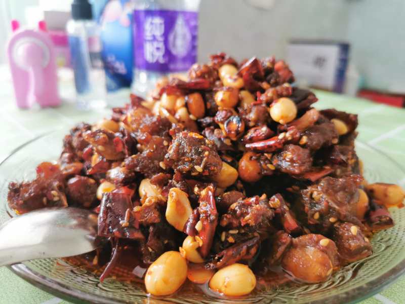 长宁县冷吃兔肉 自己家养的，自己炒的，可能味道不是太好，但不加添加剂