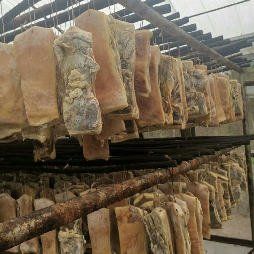 石门县农家散养风吹干五花腊肉