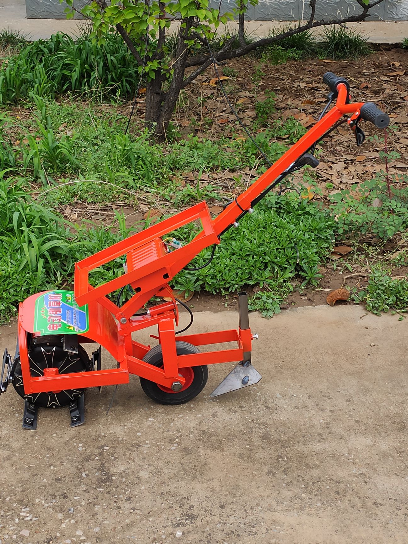 除草机 电动割草机 小型电动开沟机