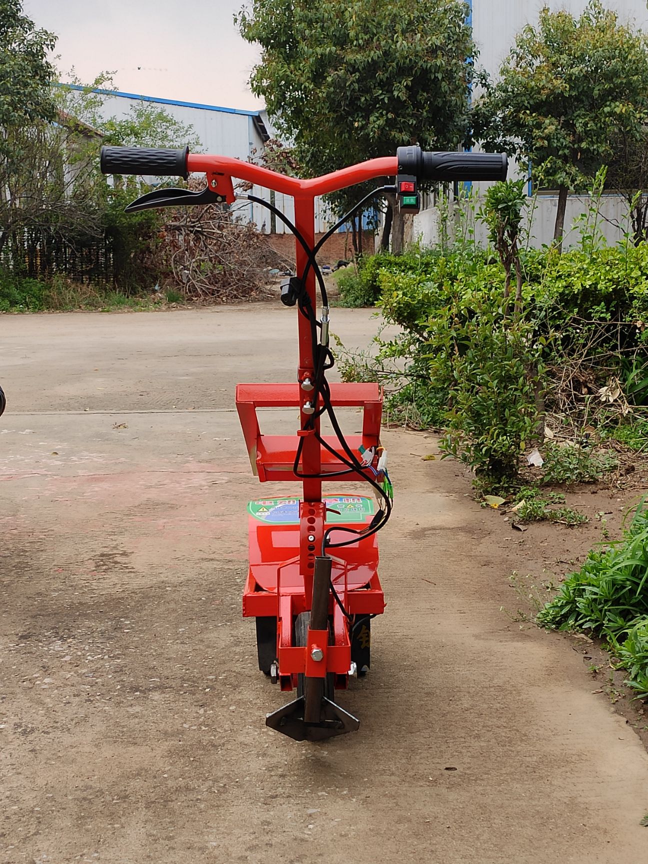 除草机 电动割草机 小型电动开沟机