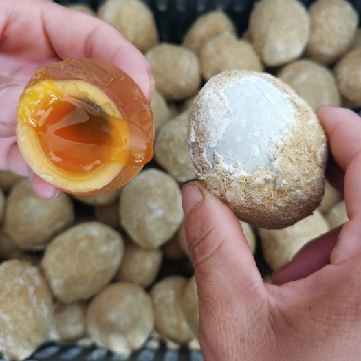 上蔡县松花鸭蛋  糖心鸭蛋皮蛋，纯手工无铅工艺，不涩不苦，口感醇香