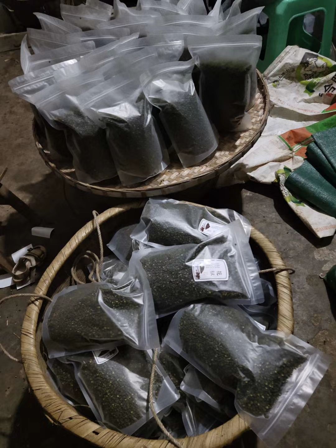  特级精品干花椒，高级封边，花椒持久鲜麻不变色。