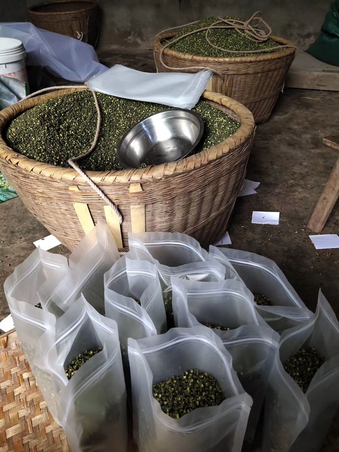  特级精品干花椒，高级封边，花椒持久鲜麻不变色。