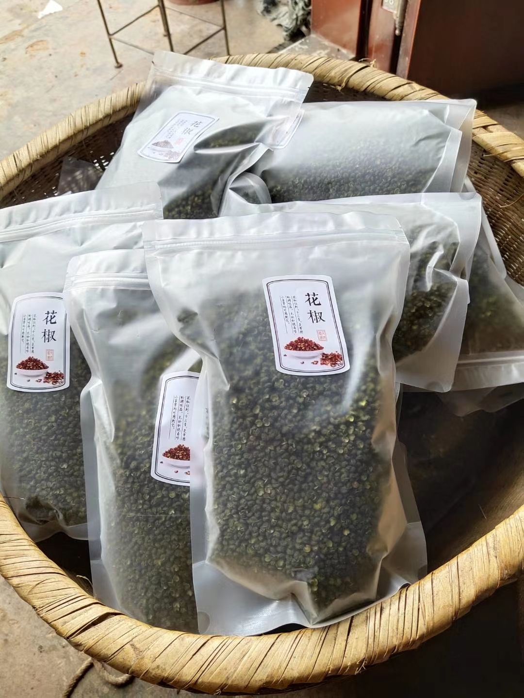  特级精品干花椒，高级封边，花椒持久鲜麻不变色。