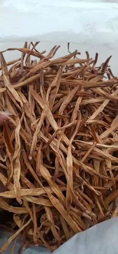 祁东县黄花菜  这是一款传统蒸制菜，纯手工制作，是消费者放心的绿色