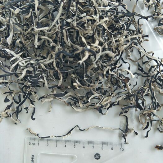 鱼台县 头茬特级木耳丝(长丝、短丝)。去蒂、水洗、切丝、凉晒、包装