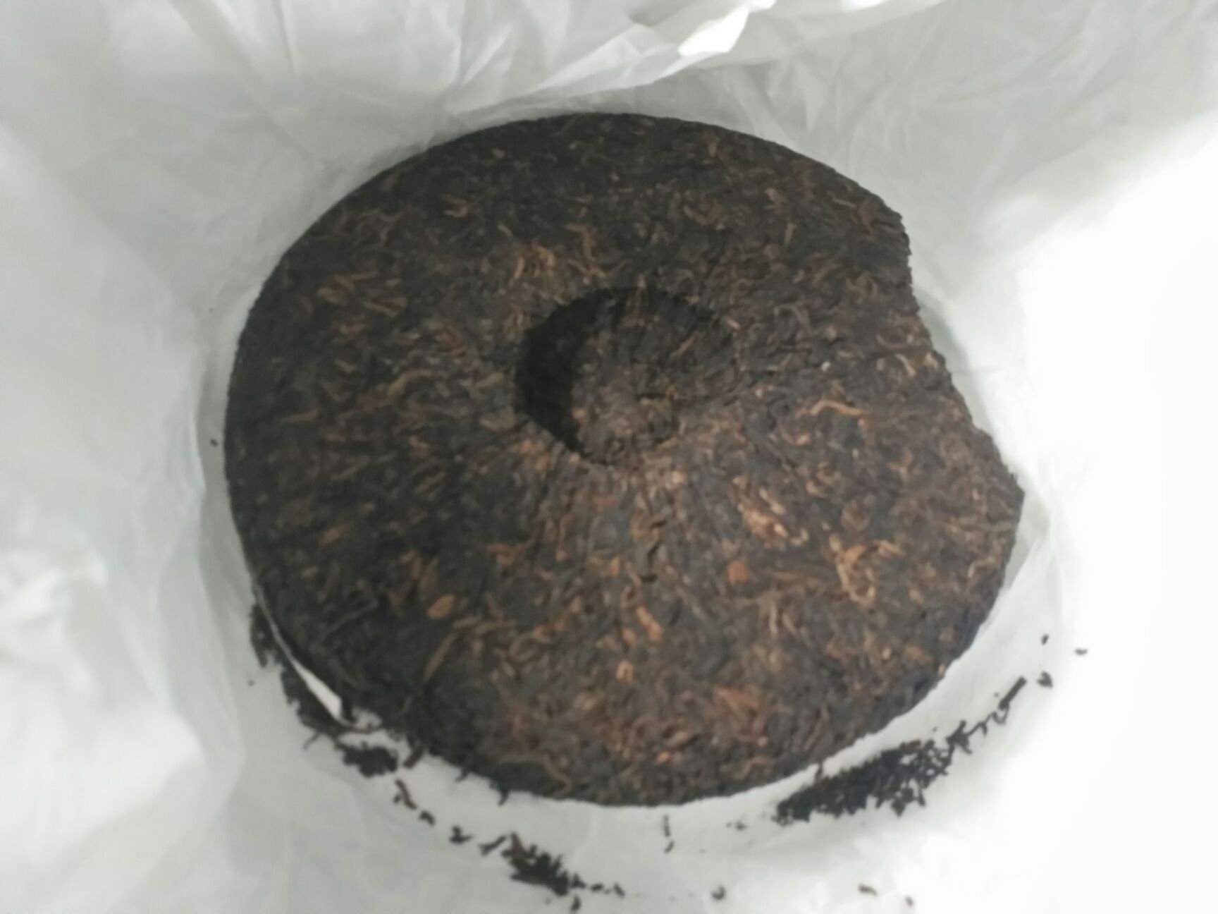 云南特级普洱熟茶，数量不多，价格不高，朋友们帮忙看看