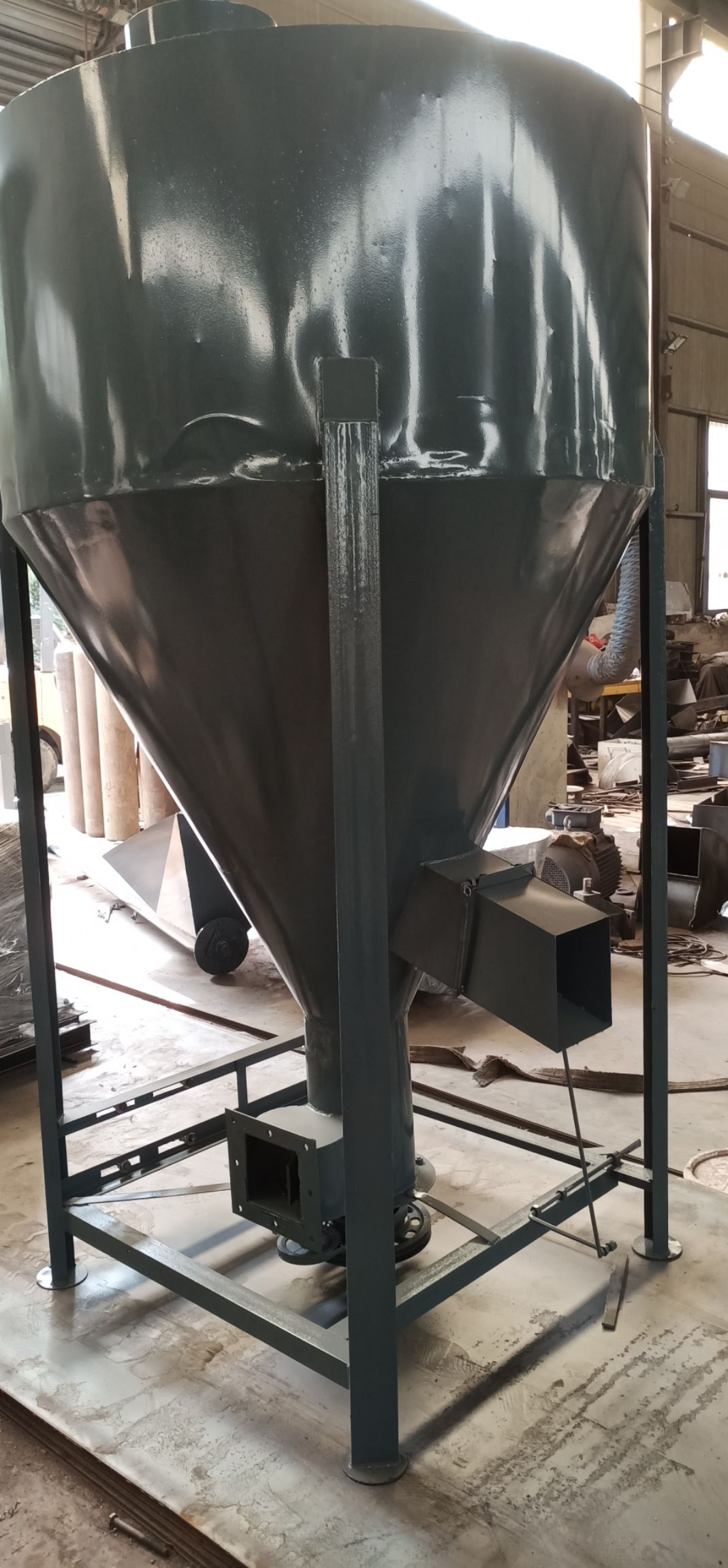  饲料搅拌机牛羊饲料颗粒机粉碎机