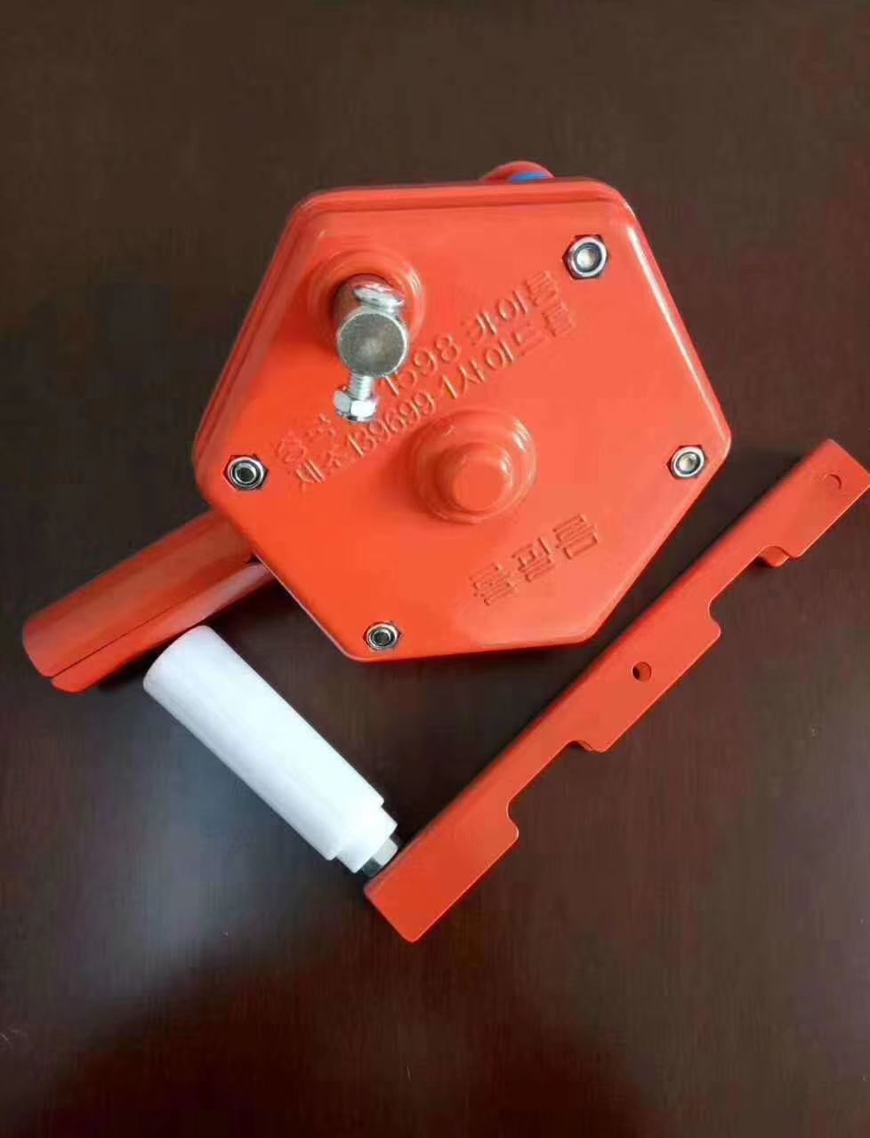  卷膜器欢迎新老客户前来参观考察