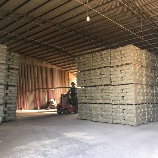 厦门食用菌种植纯白玉米芯牛羊饲料