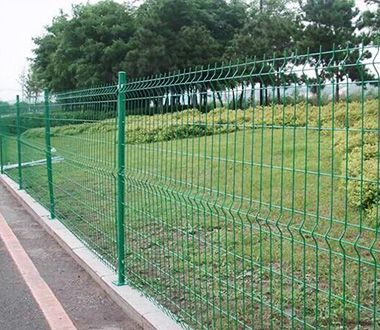 安平县护栏网/ 【】高速公路护栏铁丝网围墙护栏果园养殖围栏可定制