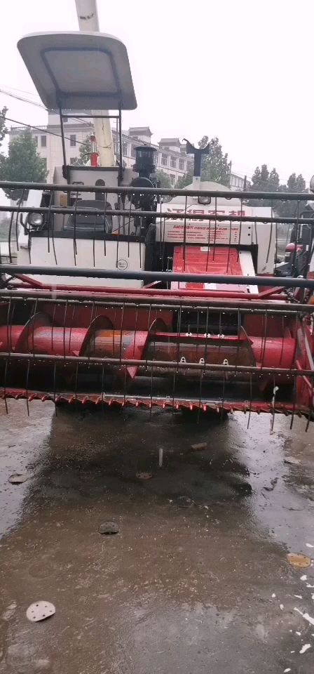  精品沃得 久保田收割机