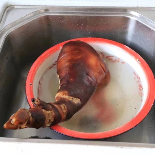 咸丰县湖北腊肉 正宗农家腊猪脚腊蹄子