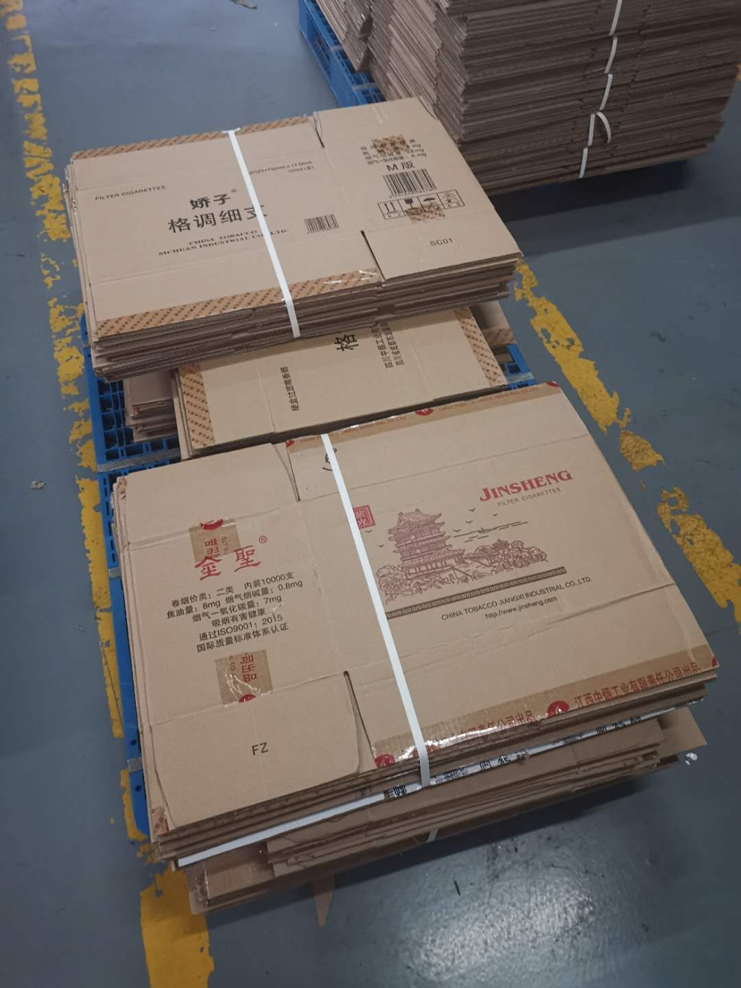 纸箱 大量出售各种规格包装箱