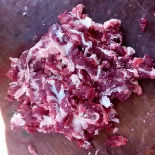 文水县牛骨  屠宰厂屠宰刮骨新鲜冷冻牛碎肉，量大批发