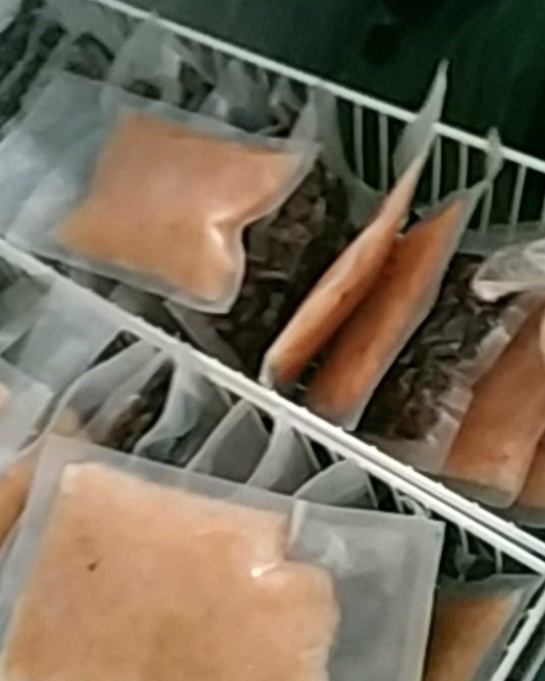 小龙虾  现剥虾尾 抽真空冷冻好发货 需要的老板详谈