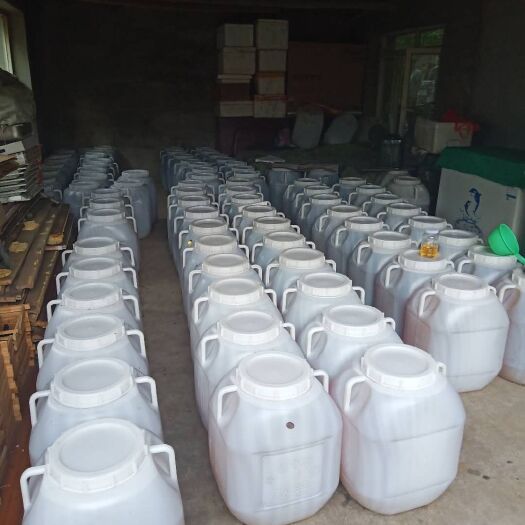 吉林市蜂巢蜜  刚子东北蜂产品批发。