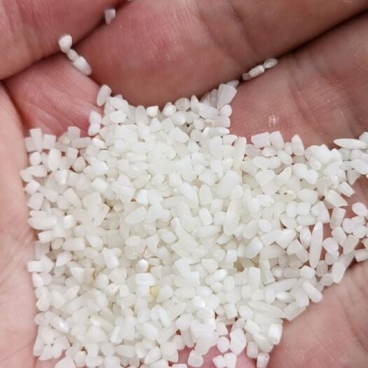  硬米  碎米，小白米，杜卡米！莫比，桂朝，！