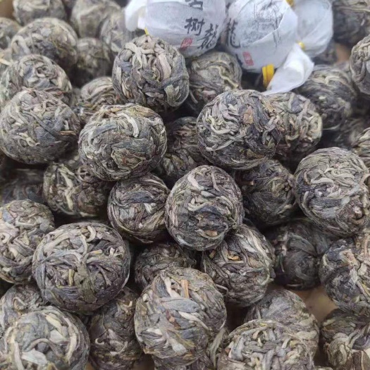  云南省西双版纳勐海县古树龙珠熟普洱茶