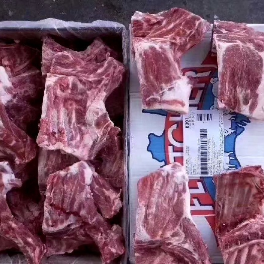 河间市羊骨  80厂羔羊方切骨
带排带脖肉，价格便宜，拼锅一举两得！