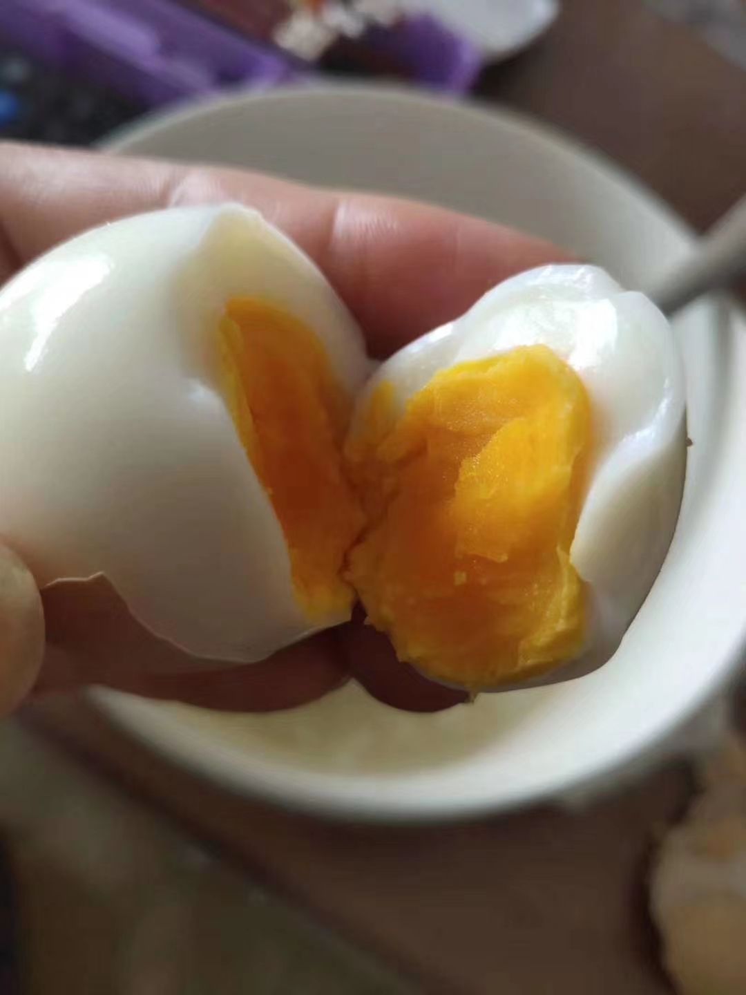 精品花凤，新鲜笼养土鸡蛋，玉米豆粕喂养