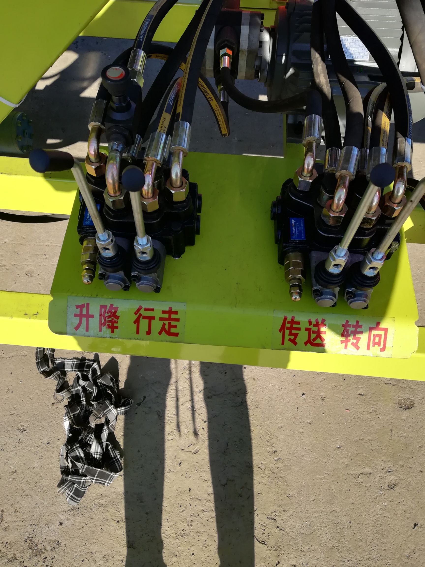  取装青贮好帮手青贮取料机，青贮取装机