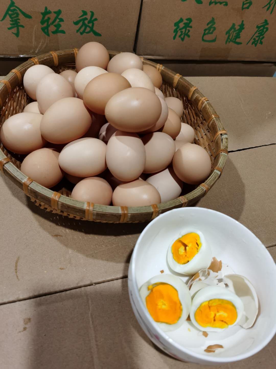 精品花凤，新鲜笼养土鸡蛋，玉米豆粕喂养