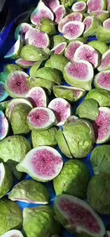 威海无花果干 无花果速冻干，又酥又甜，又含有无花果特有的维生素，喜欢的联系