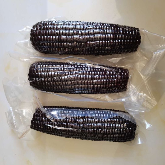 松原东北鲜食甜糯黑玉米富含花青素，无菌真空包装新鲜生产