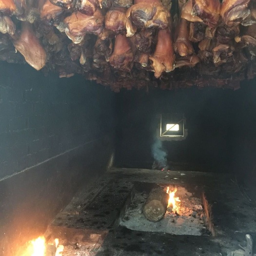 石门县湖南腊肉  石门腊肉（腊五花猪肉、腊猪蹄、腊猪后座、腊肋条猪肉）