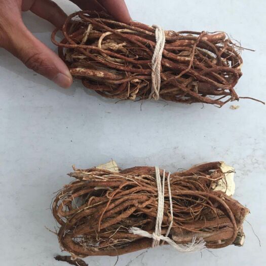 钟山县 五指毛桃，无硫，天然晒干扎把货。