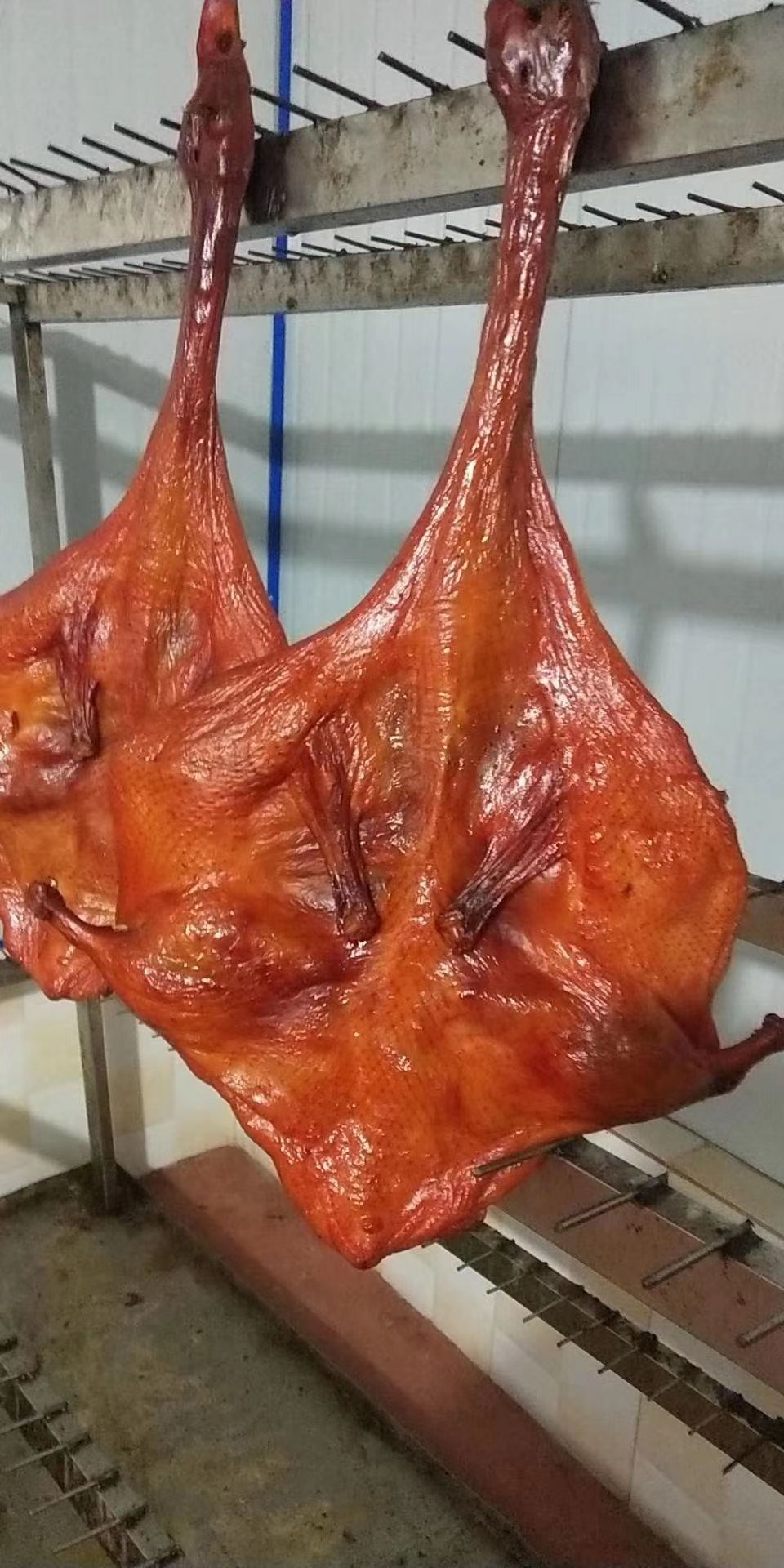 腊板鸭  烟熏板鸭 色泽金黄 口感好 地摊热销爆款