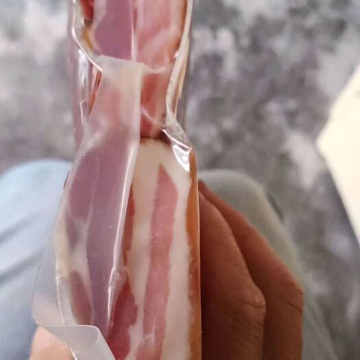 巴东县农家柴熏腊肉 柴火腊肉
