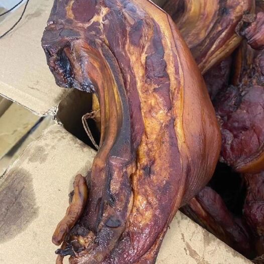 重庆市带骨腊肉 精品三线肉 色泽金黄 地摊热销爆款