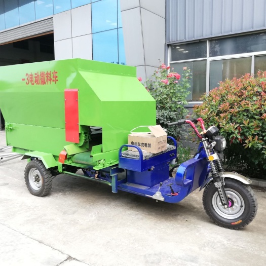 曲阜市上料机 电动撒料车，牛羊饲料撒料车