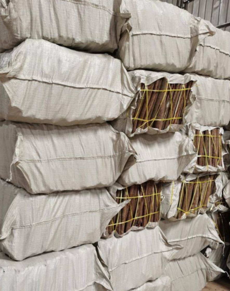 普通桂皮  广东罗定泗纶本地今年新桂皮，量大价格从议