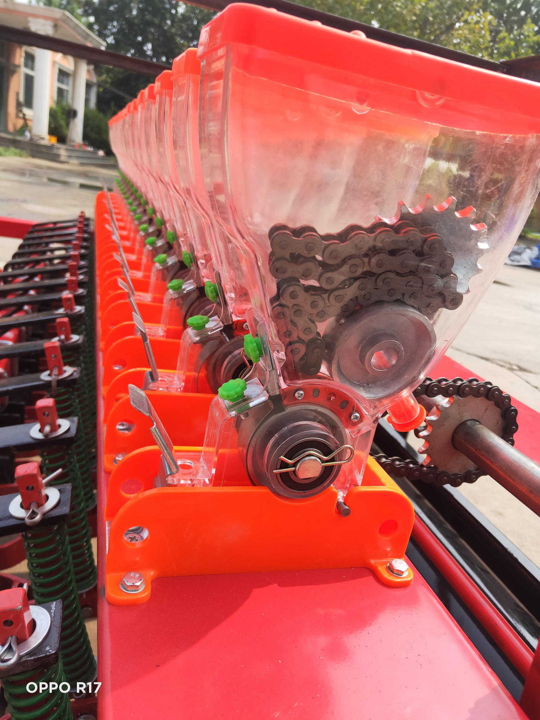  拖拉机带菠菜生菜油麦韭菜各种小粒蔬菜药材精密播种机条播穴播