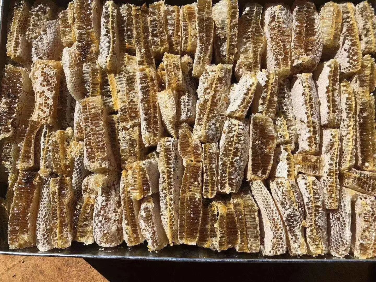 蜂巢蜜  正宗土蜂蜜  可以嚼着吃的蜂蜜厂地直销  量大从优